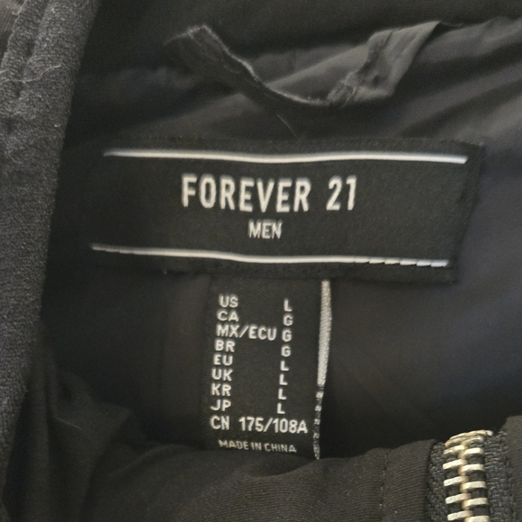 Forever 21 Men's Size Large Black Puffer Jacket - Picture 2 of 5